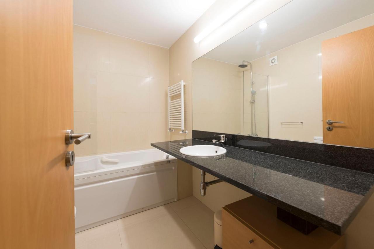 Lovelystay - Oporto Beach Apartment With 2 Free Parking Spots Matosinhos  Ngoại thất bức ảnh